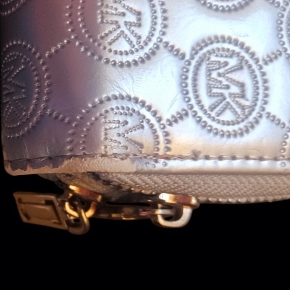 Michael Kors Womens Wallet - Picture 5 of 5